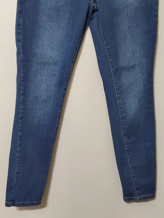 Tahari Kelly Classic Skinny Dark Wash Blue Jeans Women's Size 6 - Picture 3 of 9